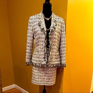 Escada 2PCTweed Black & White suit